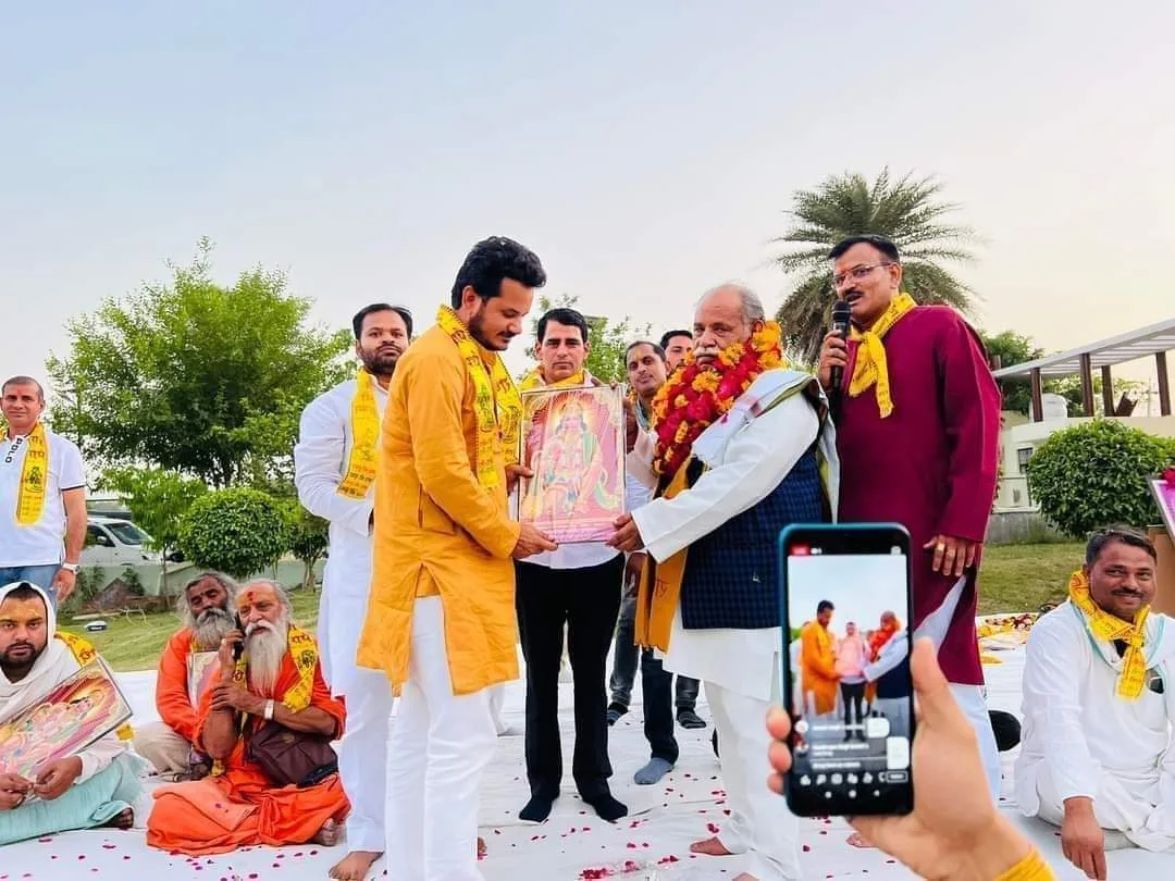 सावलिया फार्म वृन्दाबन में ठाकुर भानु प्रताप सिंह जी राष्ट्रीय अध्यक्ष जी के साथ